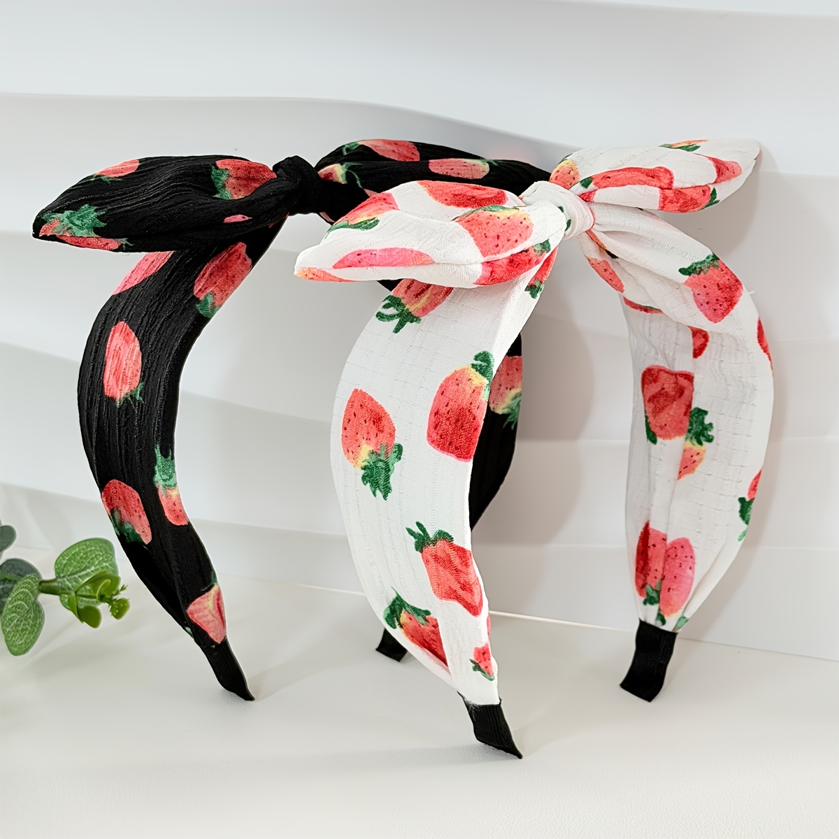 Strawberry printed bow rabbit  - Women'S Accessories Go Outdoors recension och pris