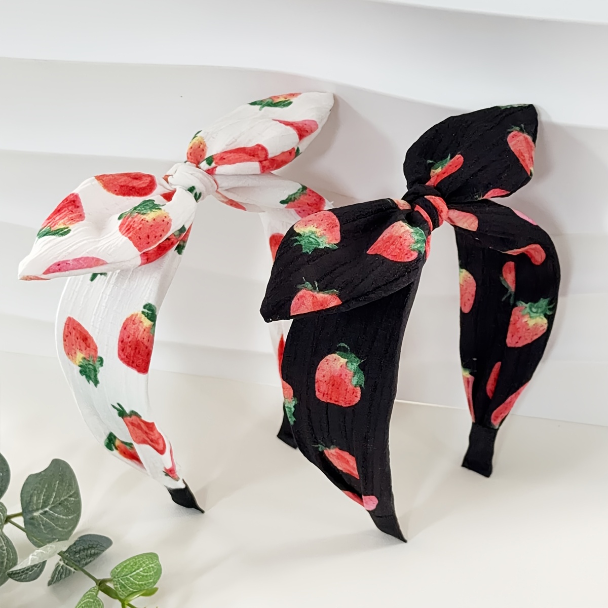 Strawberry printed bow rabbit  - Women'S Accessories Go Outdoors recension och pris